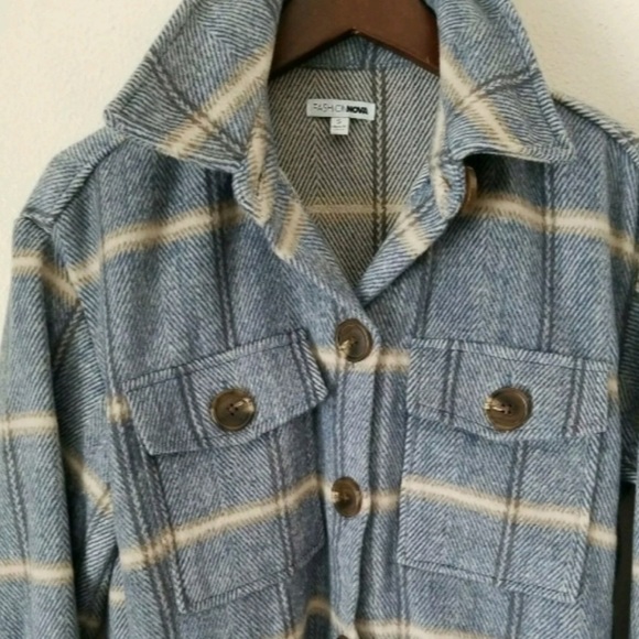 Thick and Cozy Shacket - Picture 5 of 5